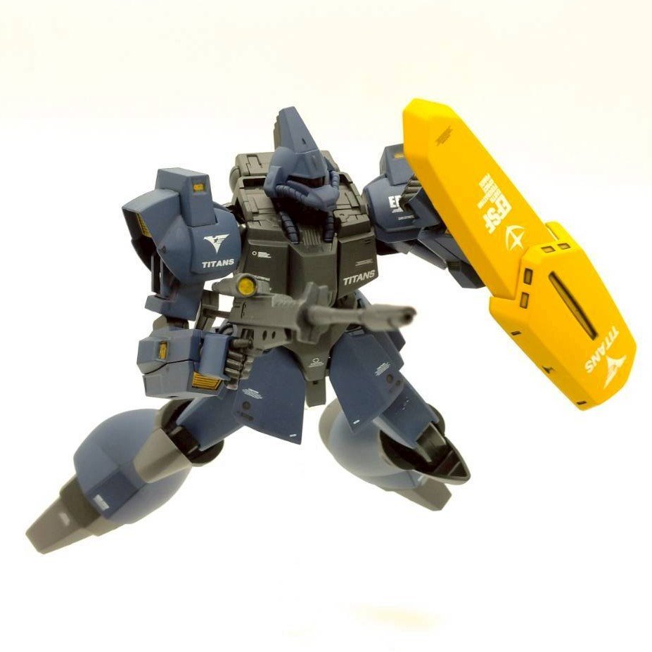 galbaldy-t-8-posing-8