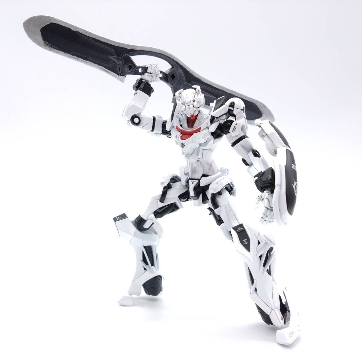 gquuuuuux-masspro-8-posing-0-3