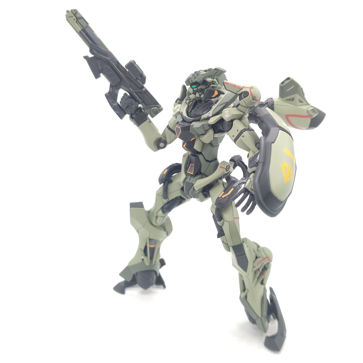 gquuuuuux-zeon-8-posing-6