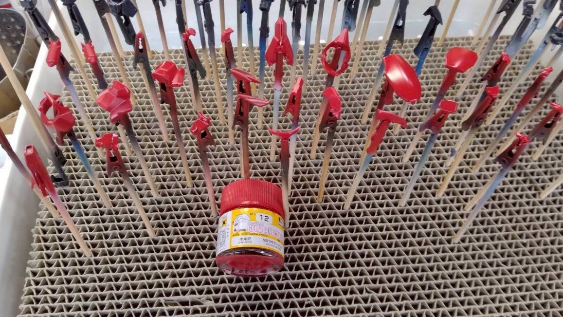 red-gquuuuuux-06-02